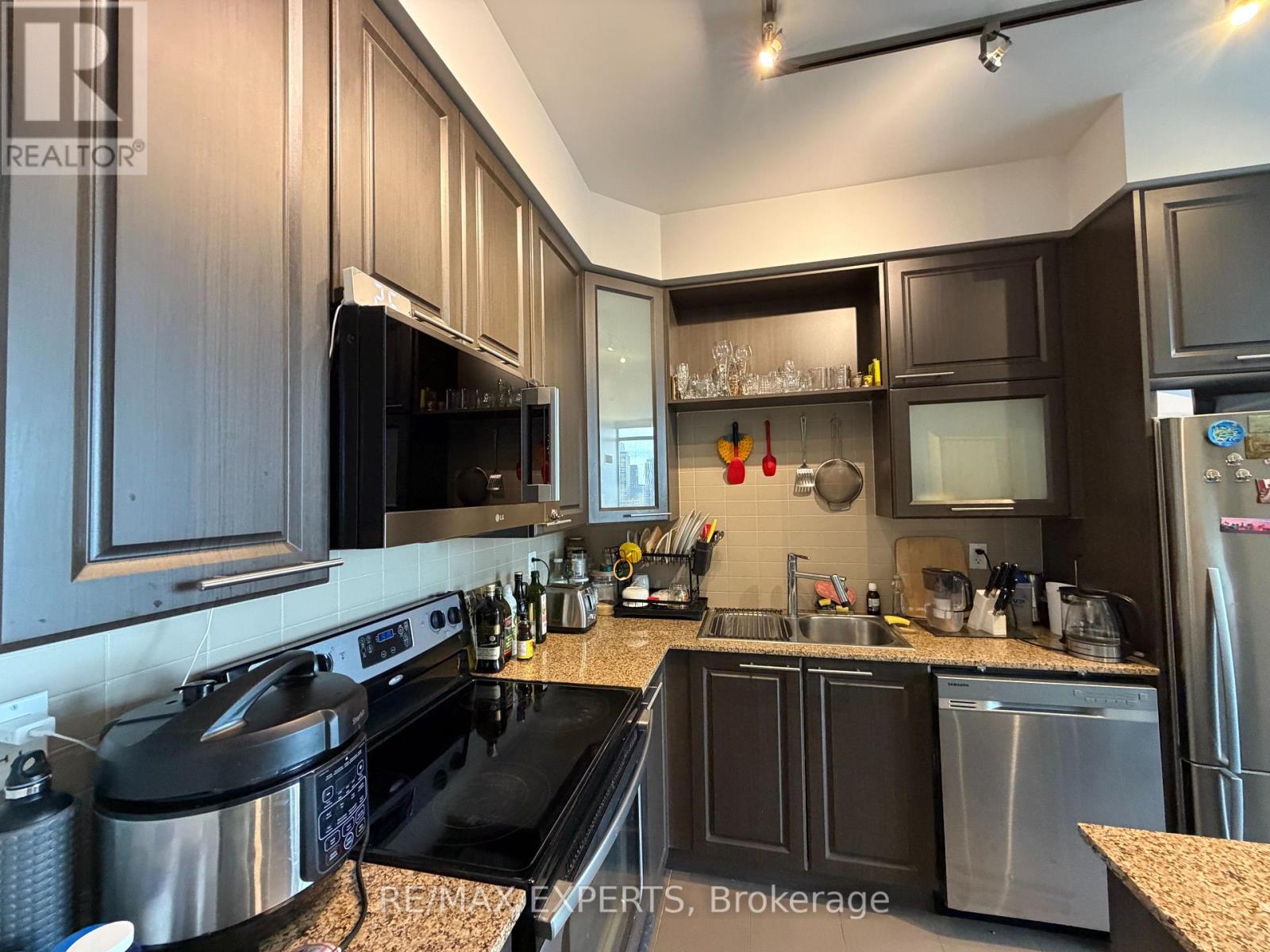 2004 - 500 Sherbourne Street, Toronto, Ontario  M4X 1L1 - Photo 4 - C13826164