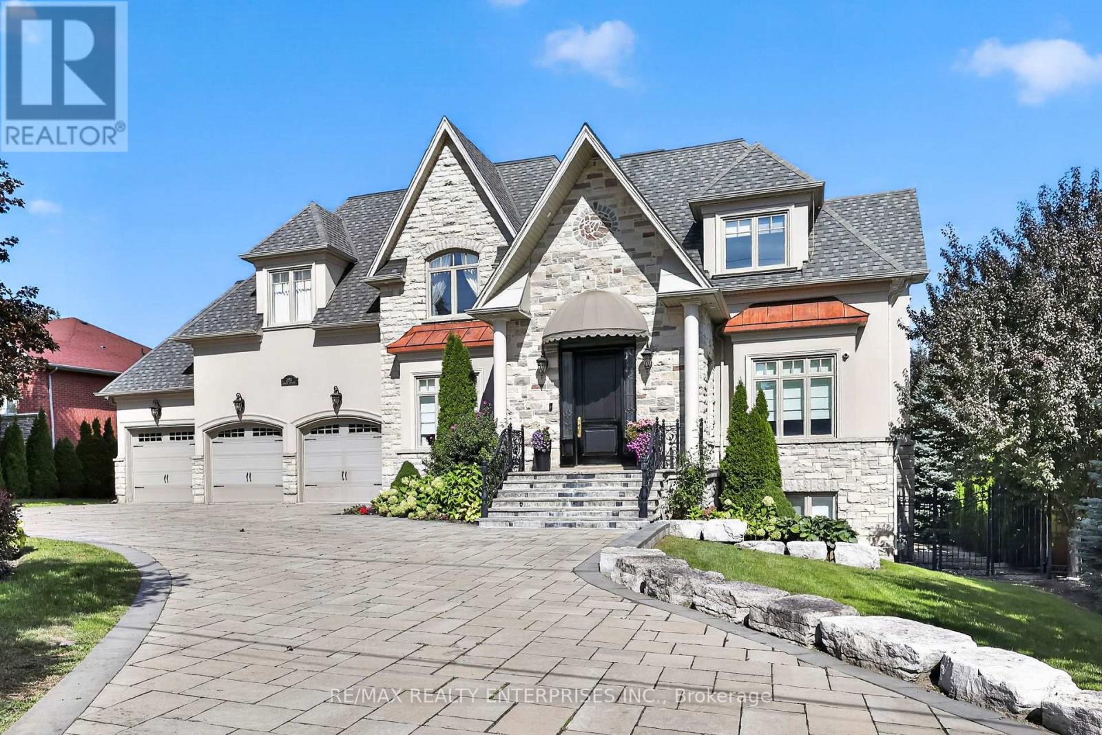 2513 SHARON CRESCENT Mississauga (Erindale) Ontario Canada L5C1Y9 3