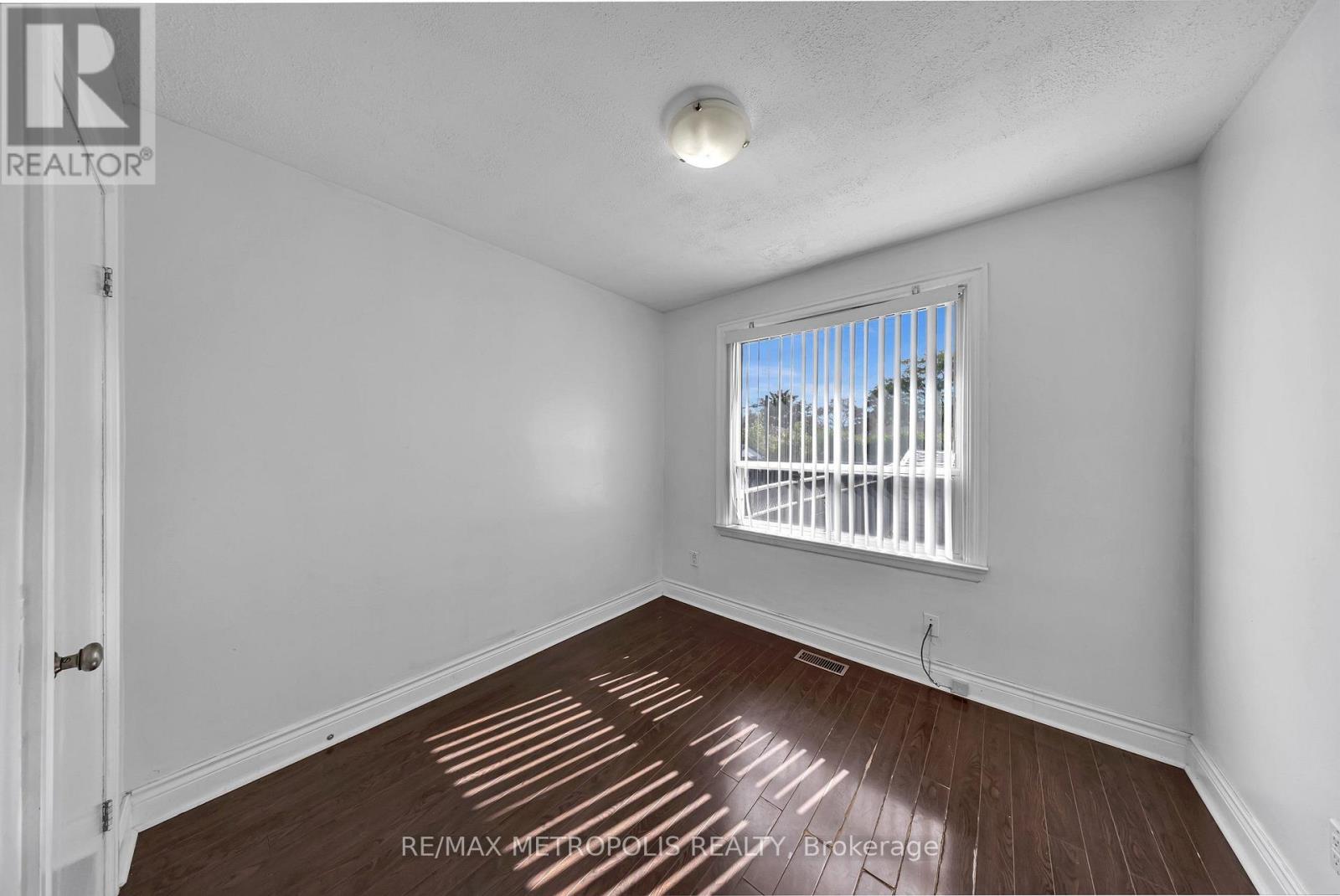 Main - 147 Vodden Street E, Brampton, Ontario  L6V 1M6 - Photo 17 - W13826148