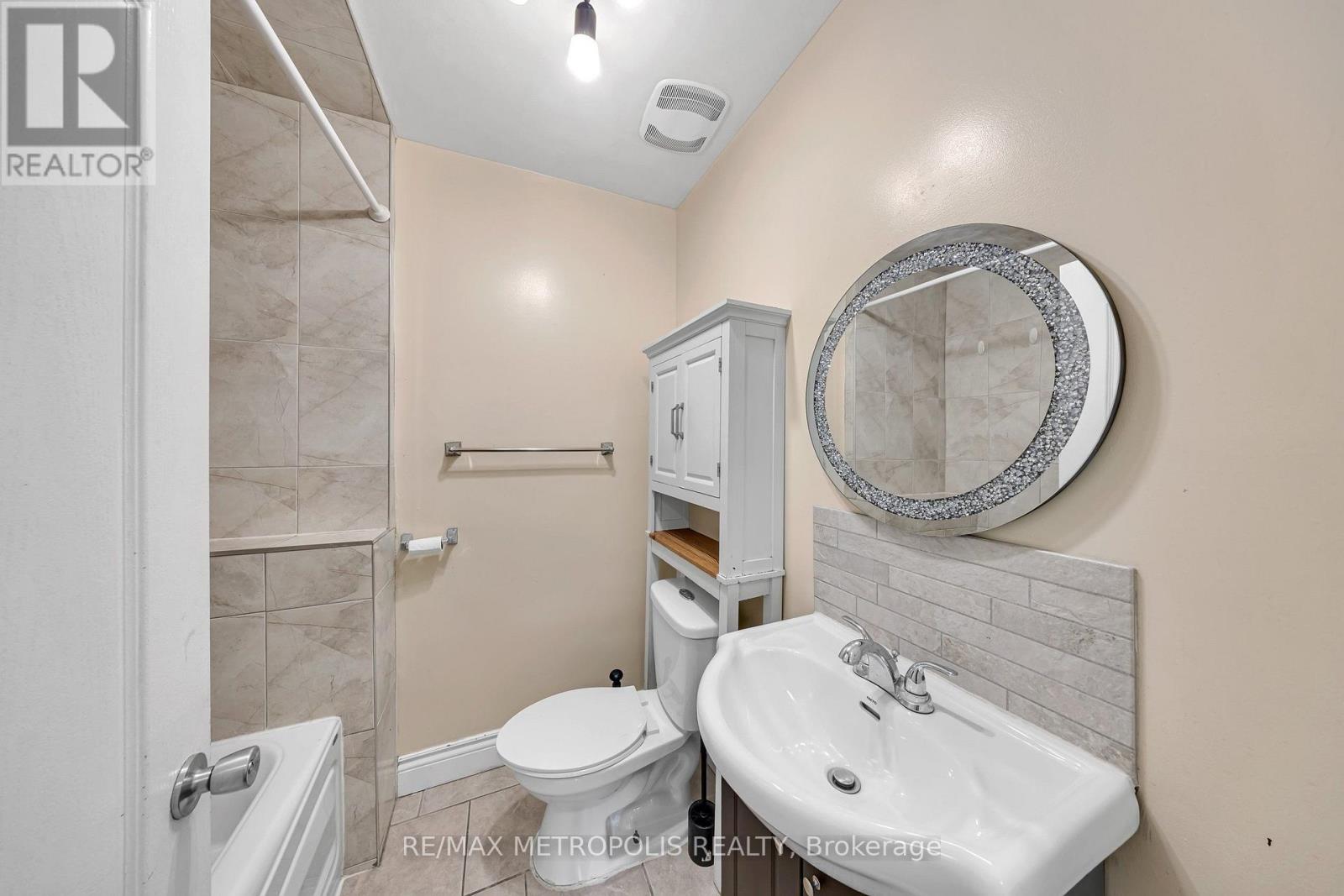 Main - 147 Vodden Street E, Brampton, Ontario  L6V 1M6 - Photo 18 - W13826148
