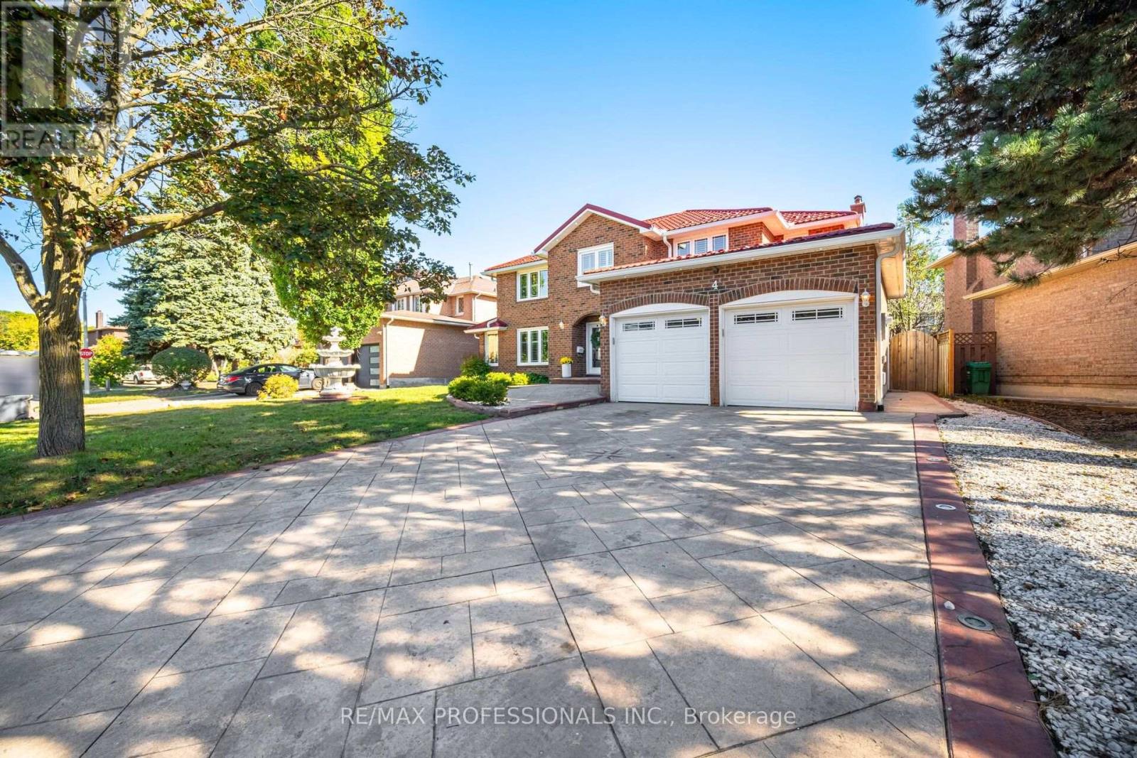 4 Mcfadden Drive, Brampton, Ontario  L6Z 3H4 - Photo 3 - W13802708