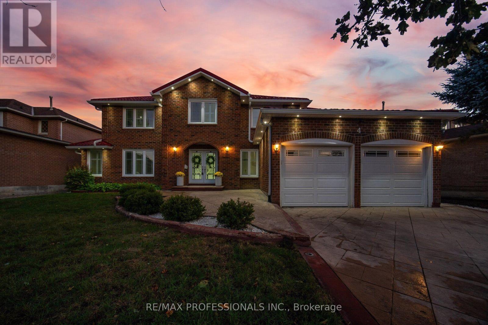 4 Mcfadden Drive, Brampton, Ontario  L6Z 3H4 - Photo 4 - W13802708