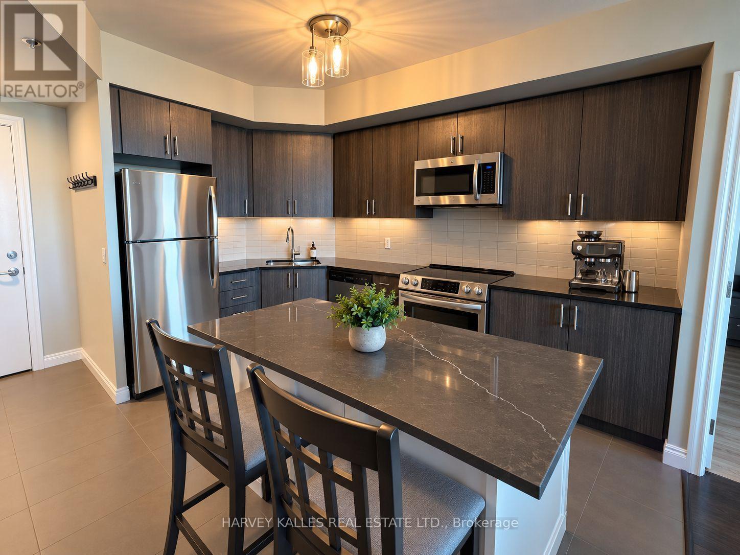 810 - 560 North Service Road, Grimsby, Ontario  L3M 0G1 - Photo 4 - X13826048