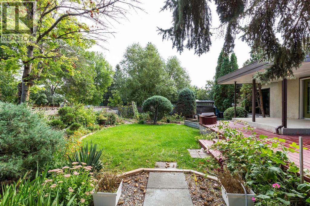 317 Laval Boulevard W