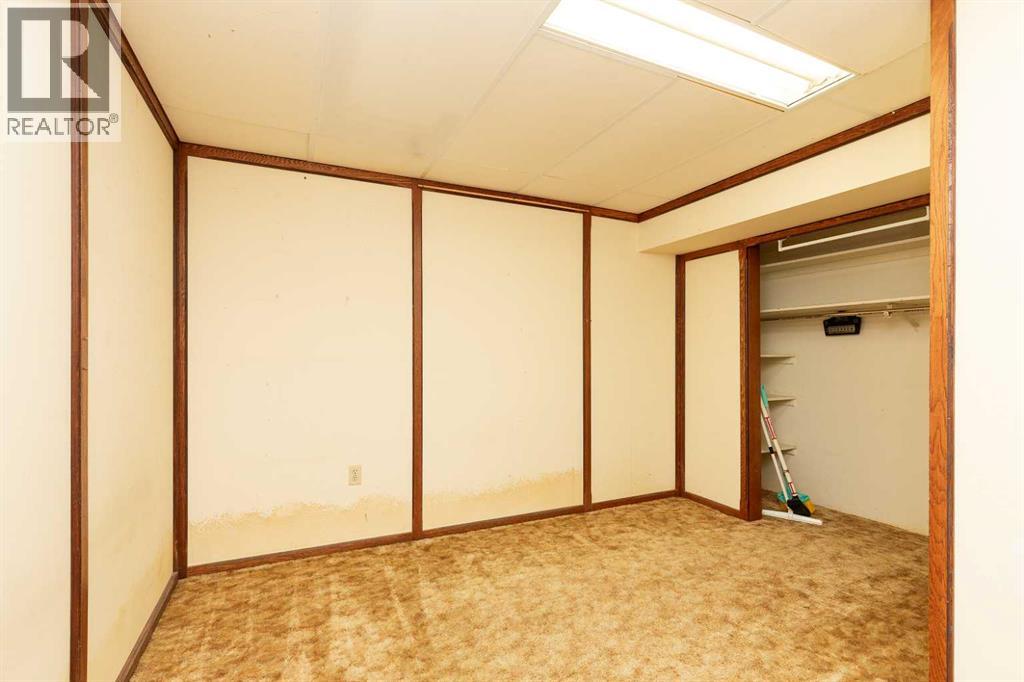 317 Laval Boulevard W