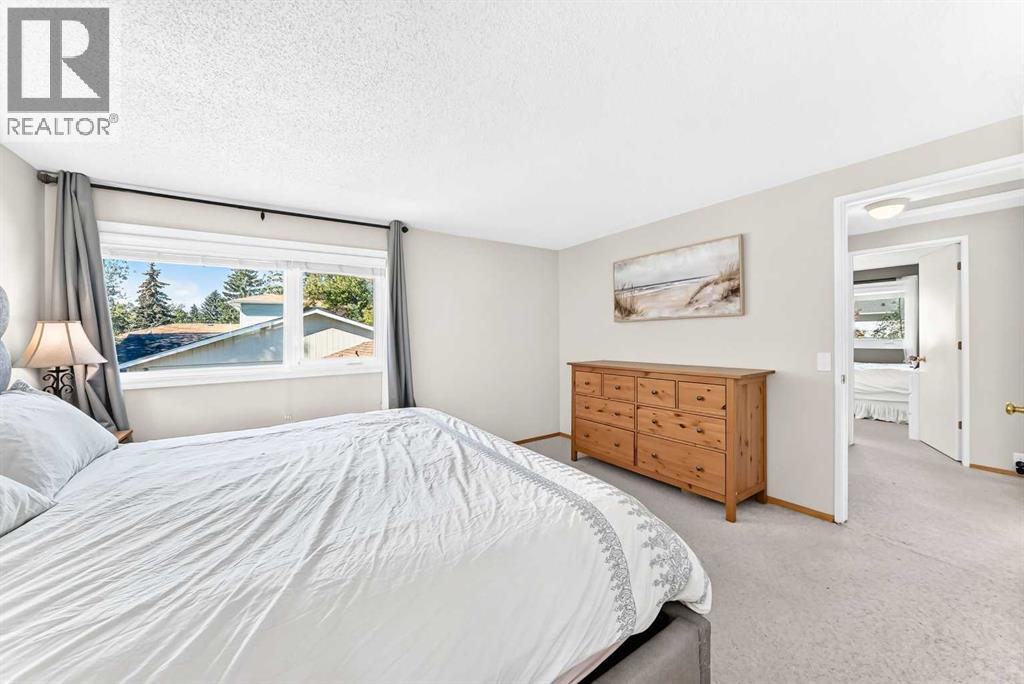 12 Cantrell Bay Sw, Calgary, Alberta  T2W 2C2 - Photo 21 - A2345533