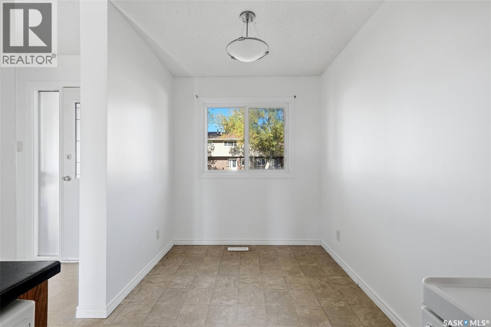 3804 Castle Road, Regina, Saskatchewan  S4S 6M7 - Photo 11 - SK049266
