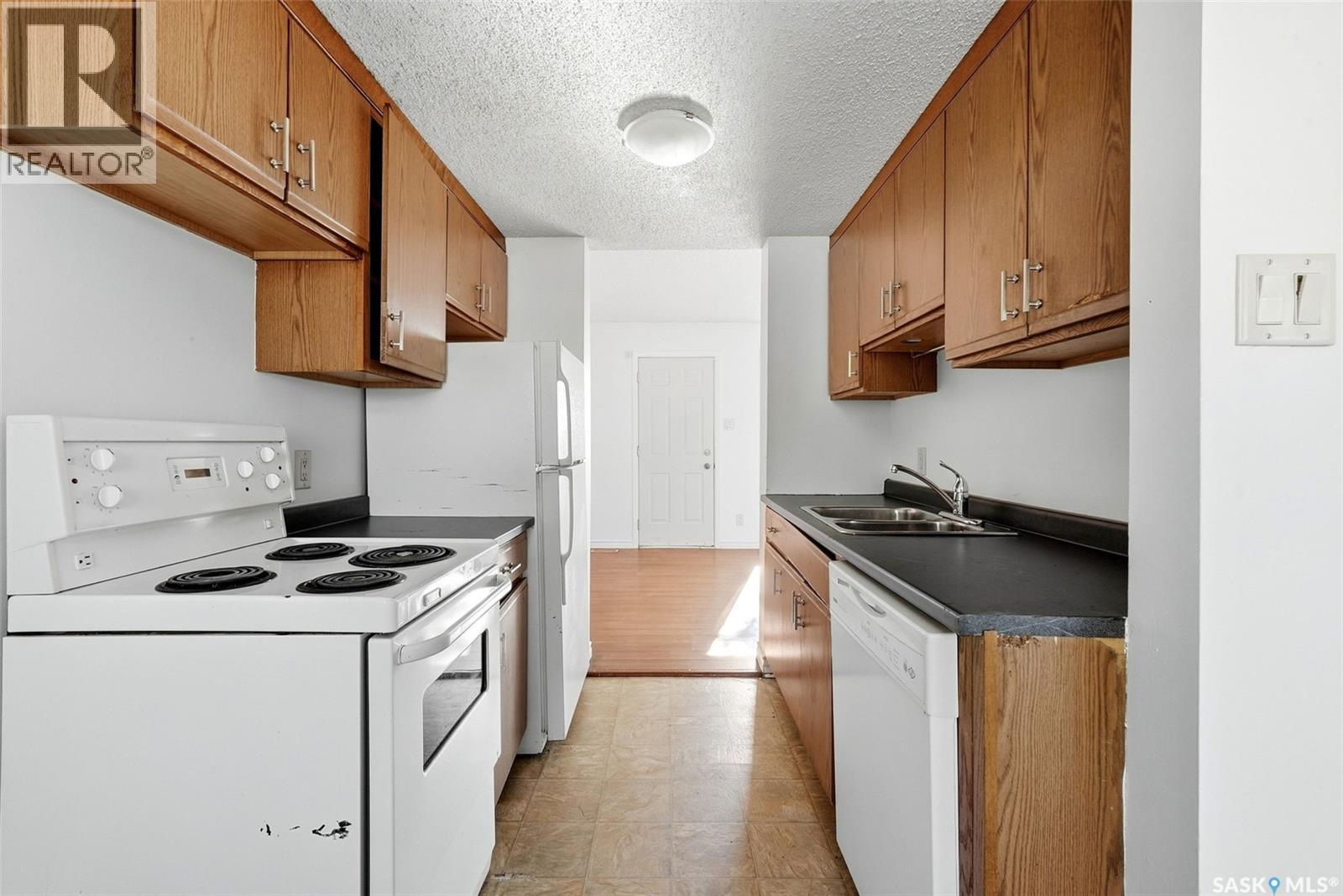 3804 Castle Road, Regina, Saskatchewan  S4S 6M7 - Photo 8 - SK049266