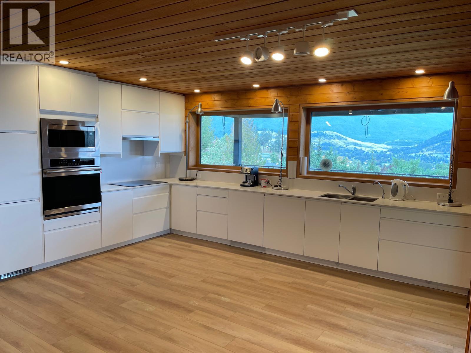 460 Crestview Drive, Coldstream, British Columbia  V1B 2X6 - Photo 71 - 10393331