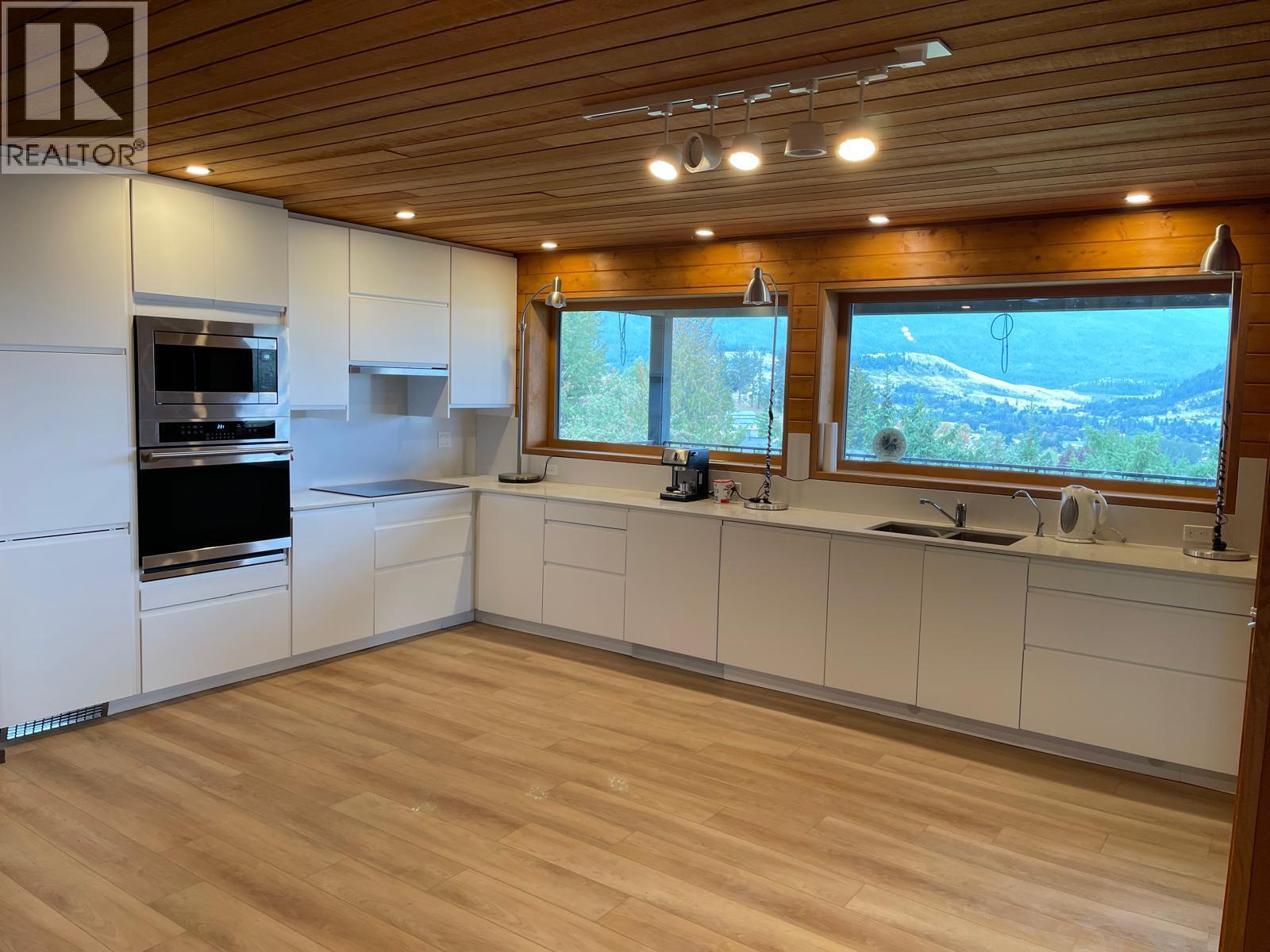 460 Crestview Drive, Coldstream, British Columbia  V1B 2X6 - Photo 74 - 10393331