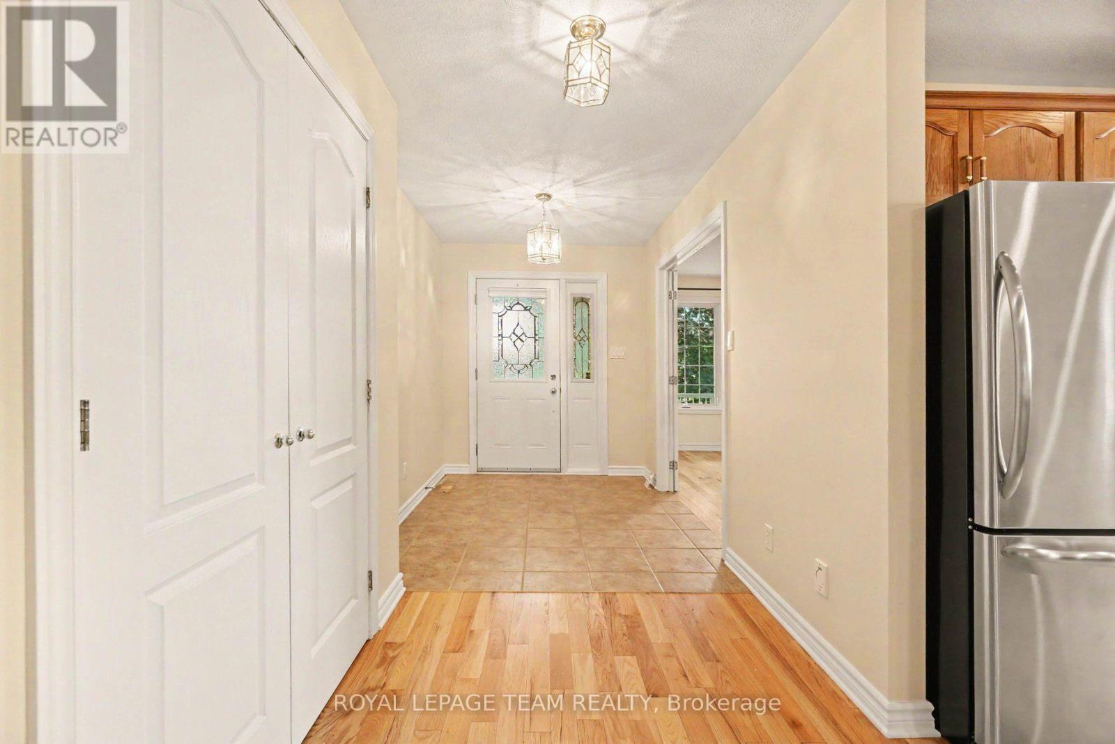 120 Vaughan Street, Mississippi Mills, Ontario  K0A 1A0 - Photo 2 - X13826234