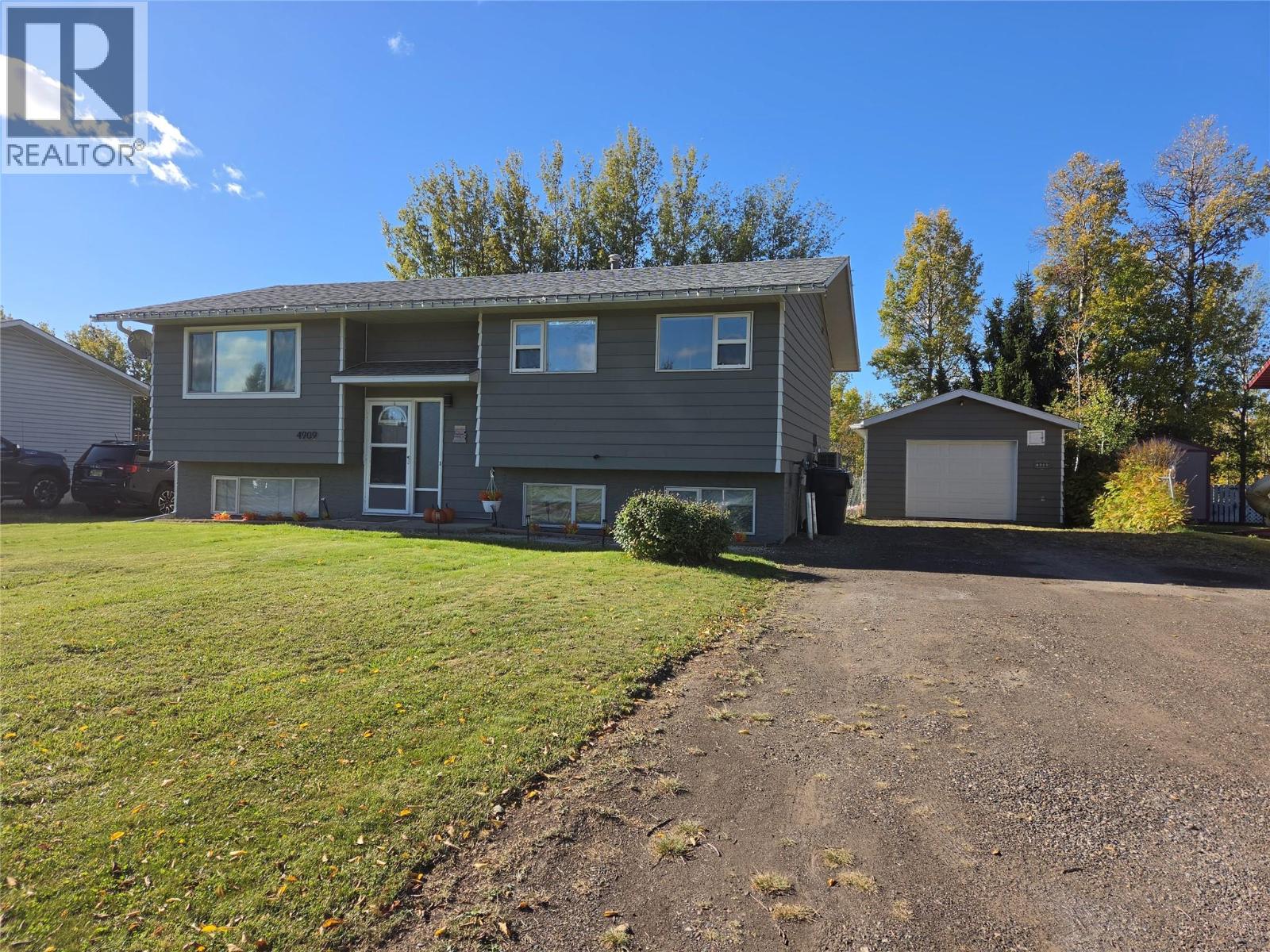 4909 45 Street NE, Chetwynd, British Columbia