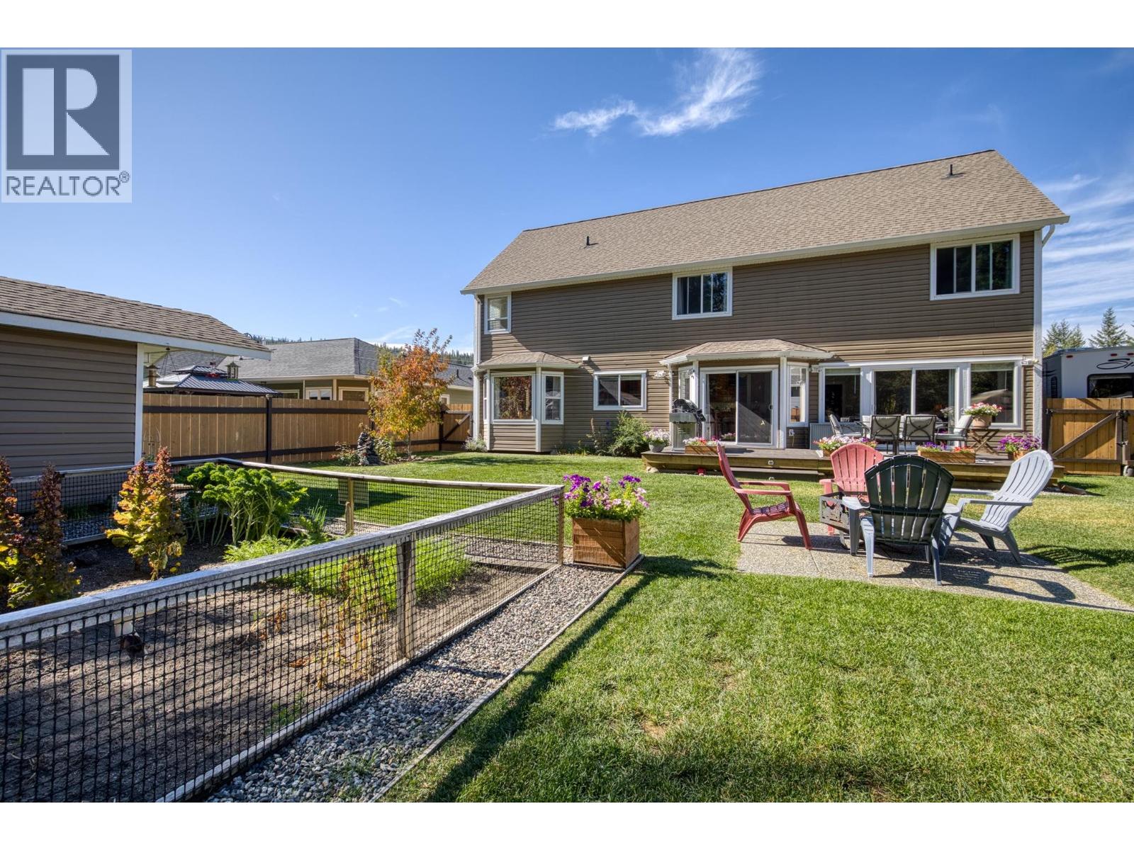 939 Fraser Avenue, 100 Mile House, British Columbia V0K 2E0 - Photo 2 - R3169268