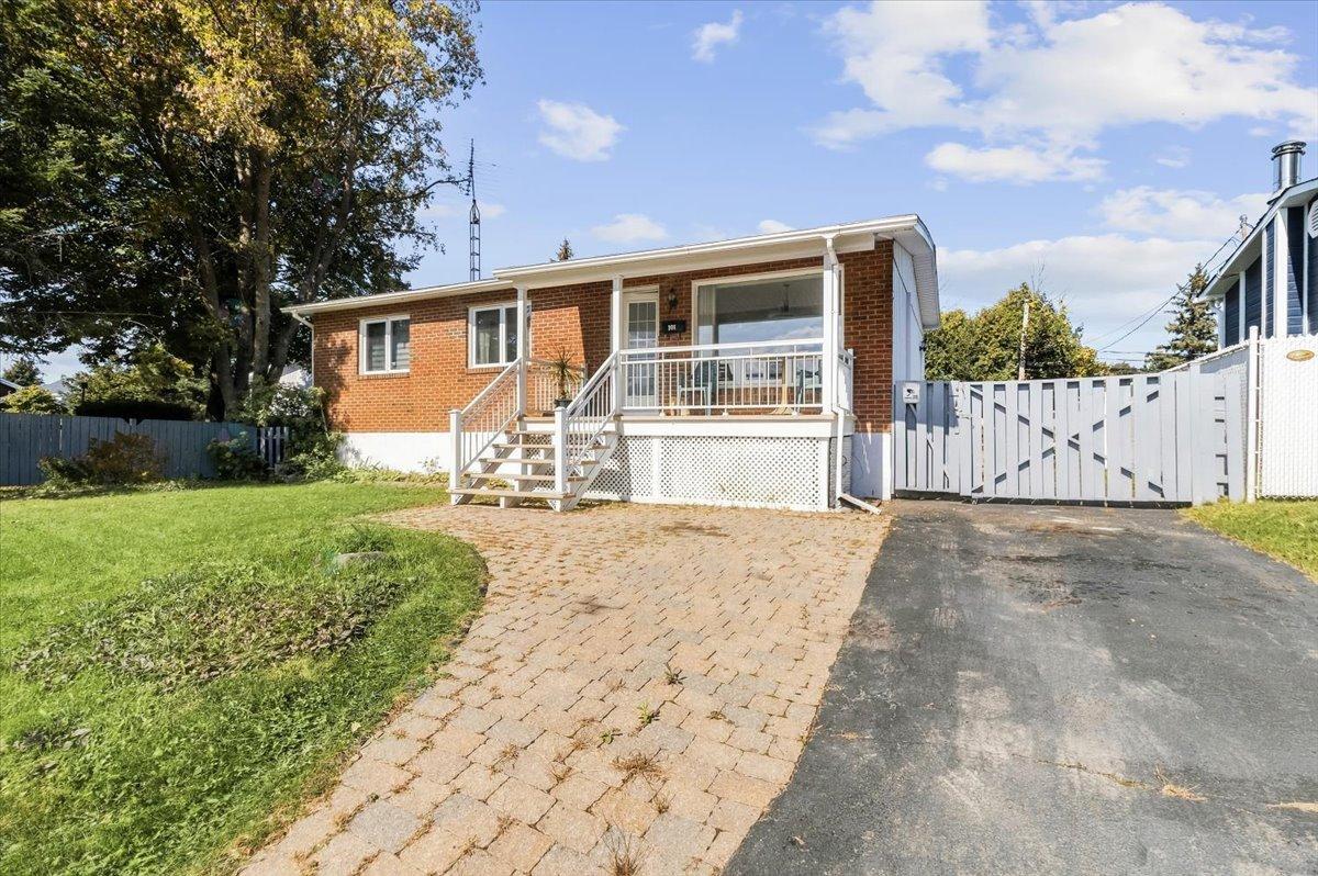 101 Rue Offenbach Châteauguay Quebec Canada J6K4H2 1