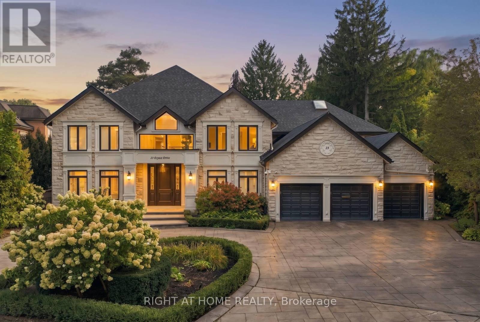 23 BRYSON DRIVE, Richmond Hill, Ontario
