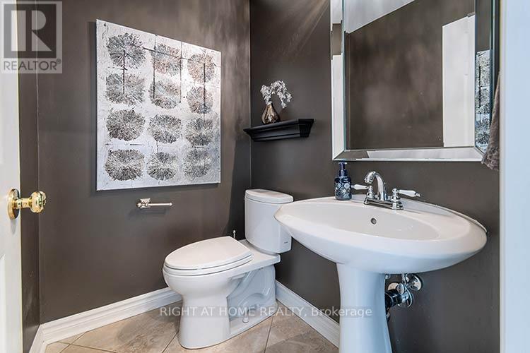 143 Carlyle Crescent, Aurora, Ontario  L4G 6P8 - Photo 9 - N13826328