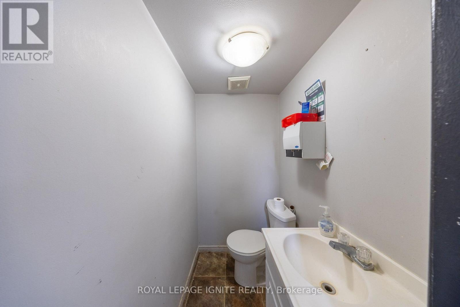 9 Clappterton Street, Barrie, Ontario  L4M 3E4 - Photo 14 - S13826310