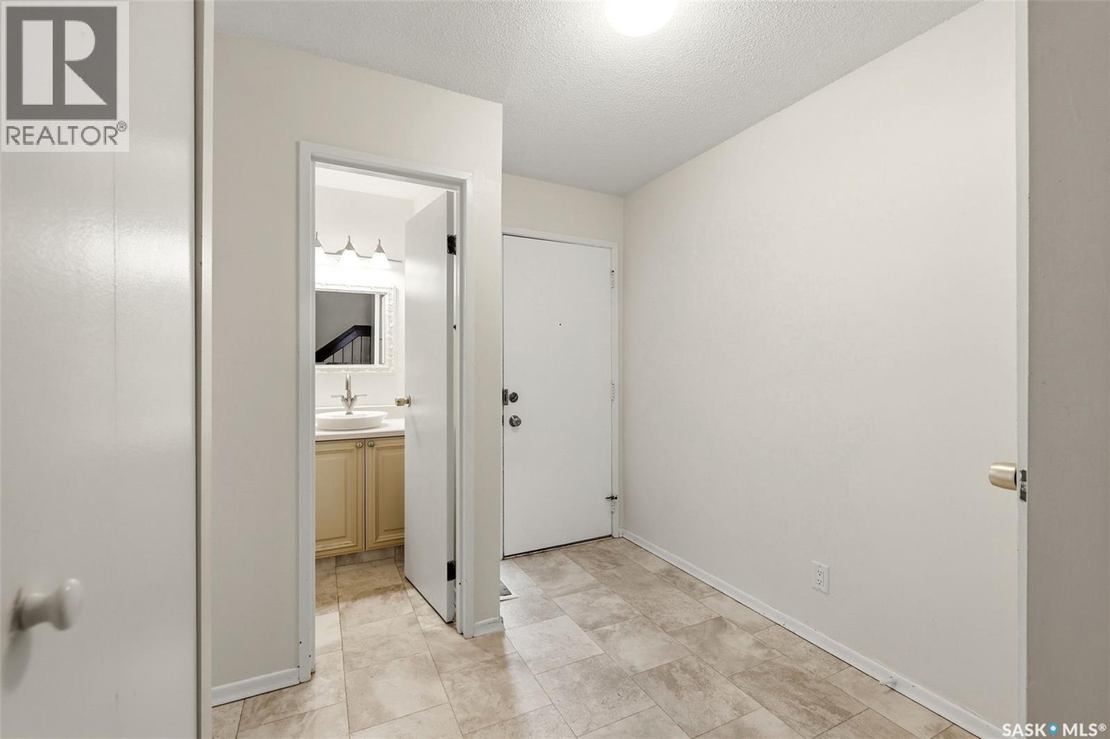 1508 Jubilee Avenue, Regina, Saskatchewan  S4S 3T2 - Photo 4 - SK049199