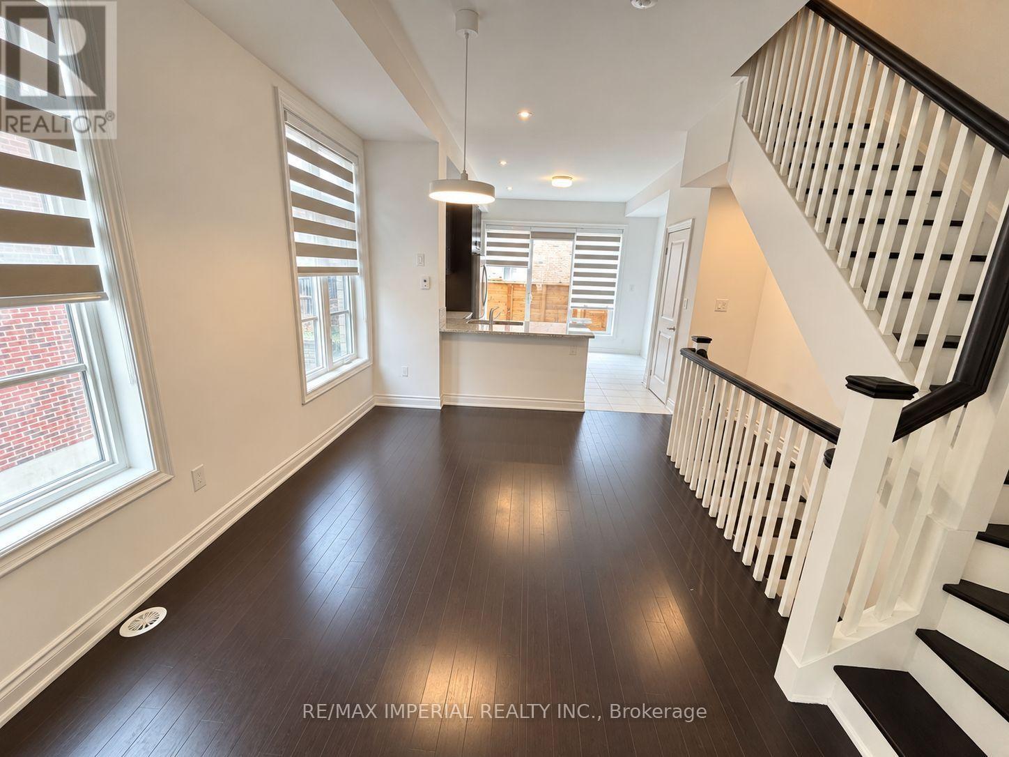 185 - 70 Lunar Crescent, Mississauga, Ontario  L5M 2R4 - Photo 8 - W13823192