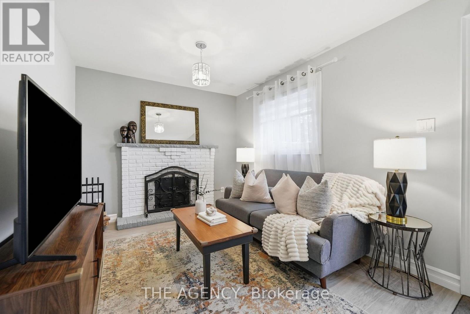 24 Jefferson Road, Brampton, Ontario  L6S 2G8 - Photo 4 - W13826244