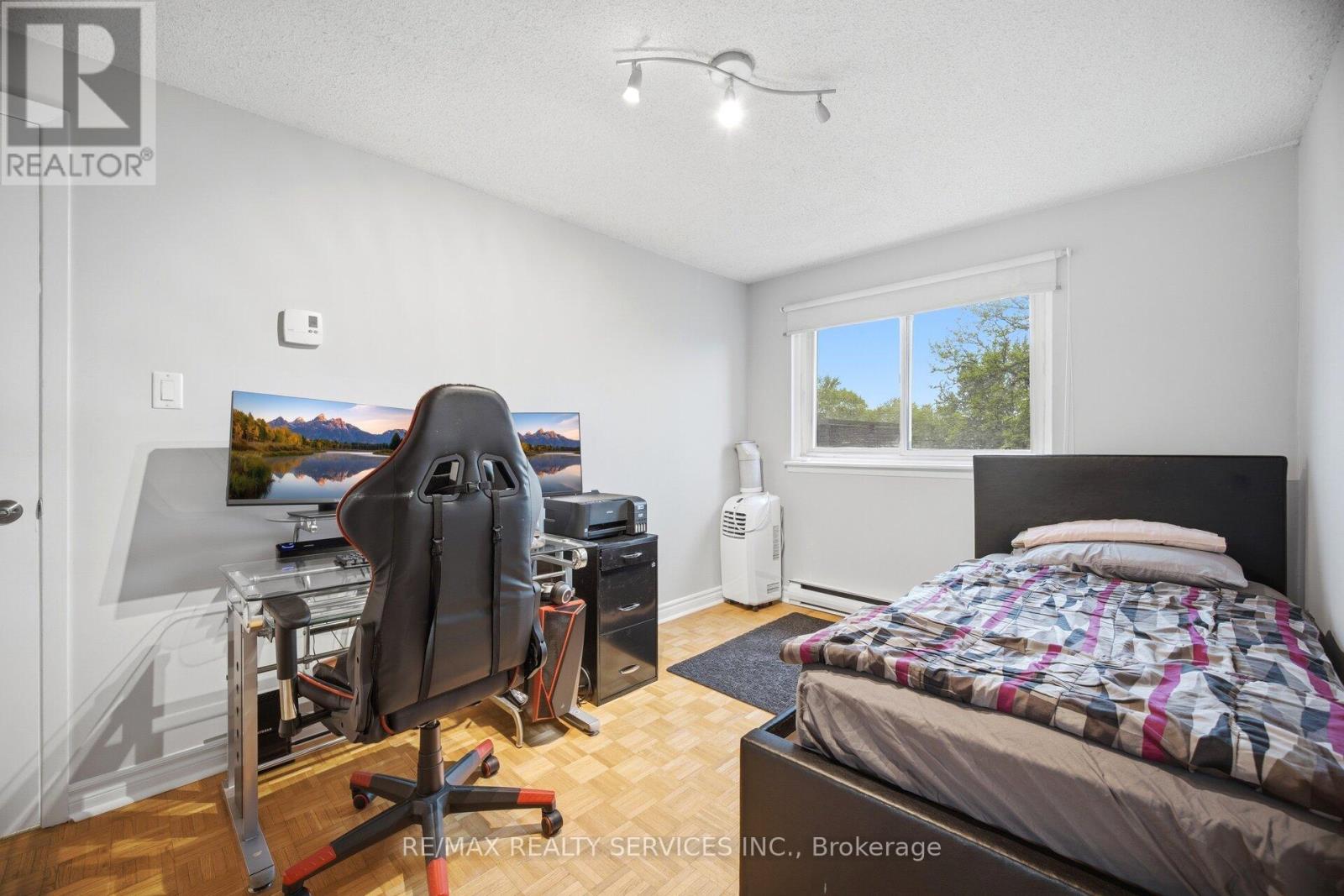 154 Darras Court, Brampton, Ontario L6T 1W7 - Photo 13 - W13826274