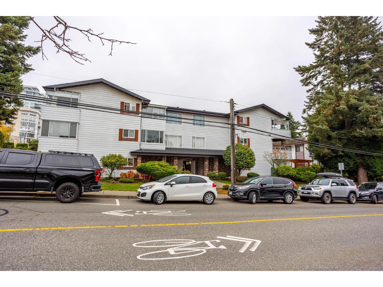 301 1390 MARTIN STREET, White Rock, British Columbia