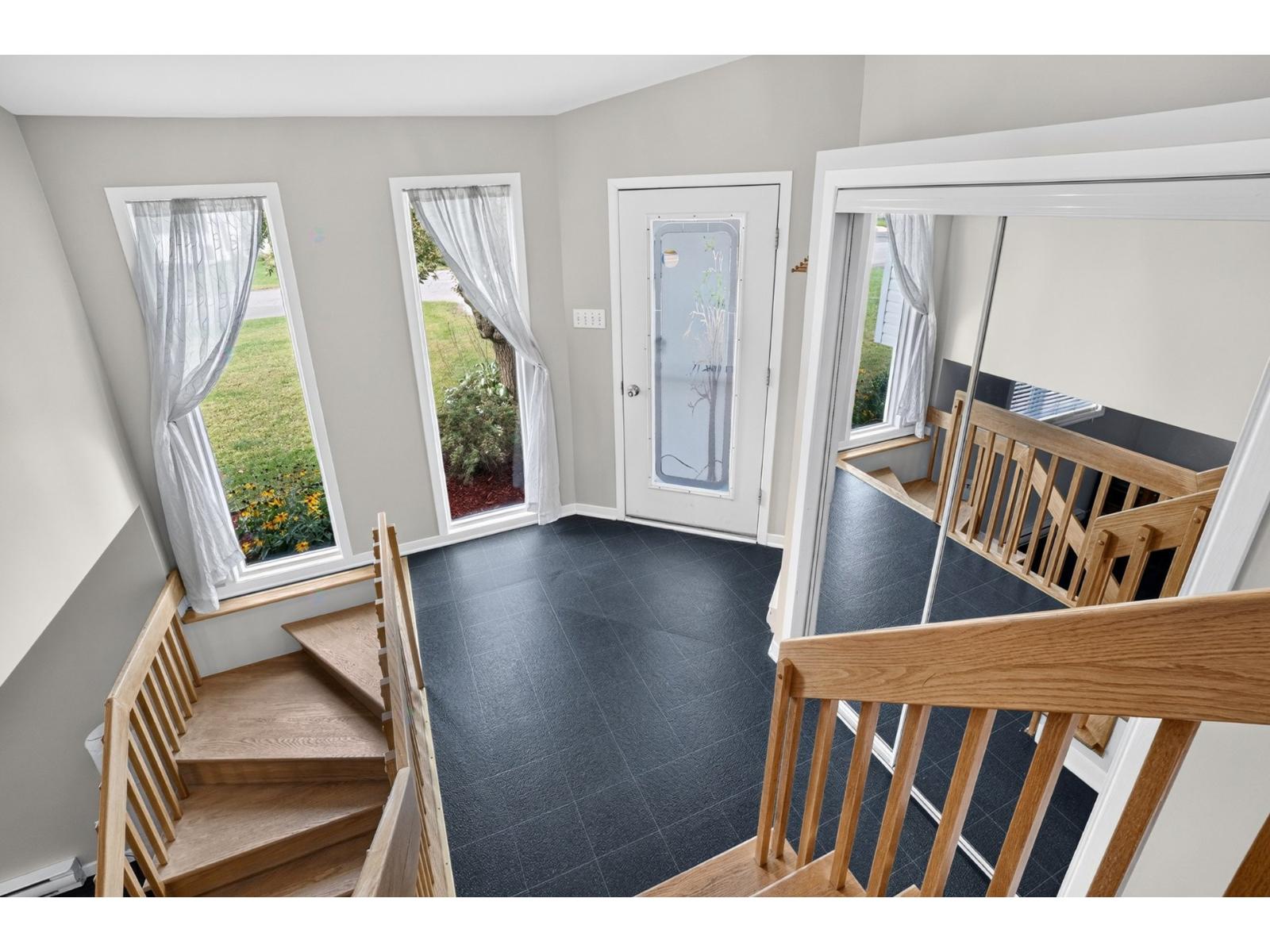 212 22e Avenue Saint-Zotique Quebec Canada J0P1Z0 4