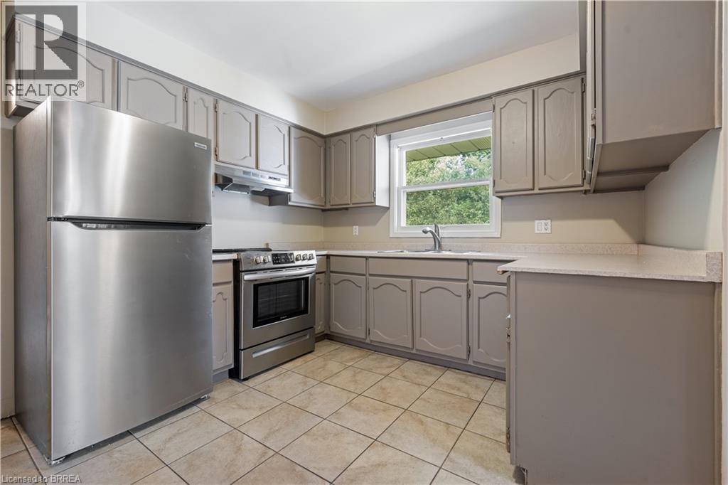 25 Wayne Drive, Brantford, Ontario  N3R 2Y6 - Photo 9 - 40866229