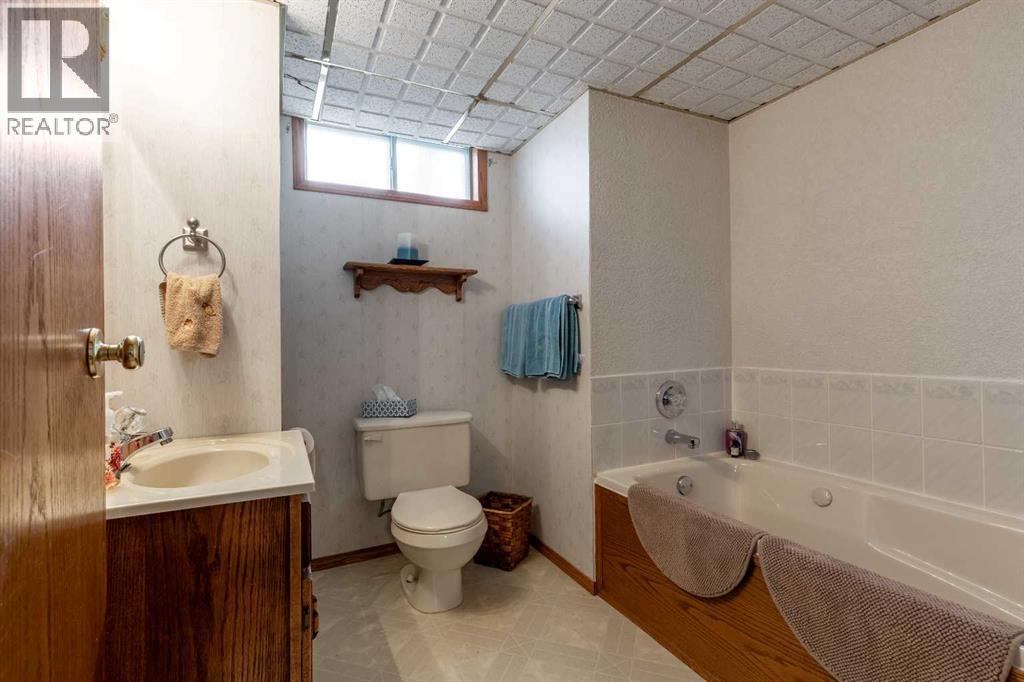 10 Seneca Place W, Lethbridge, Alberta  T1K 4M7 - Photo 23 - A2345625