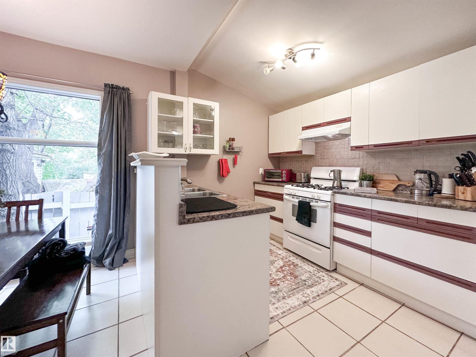 11825 80 ST NW