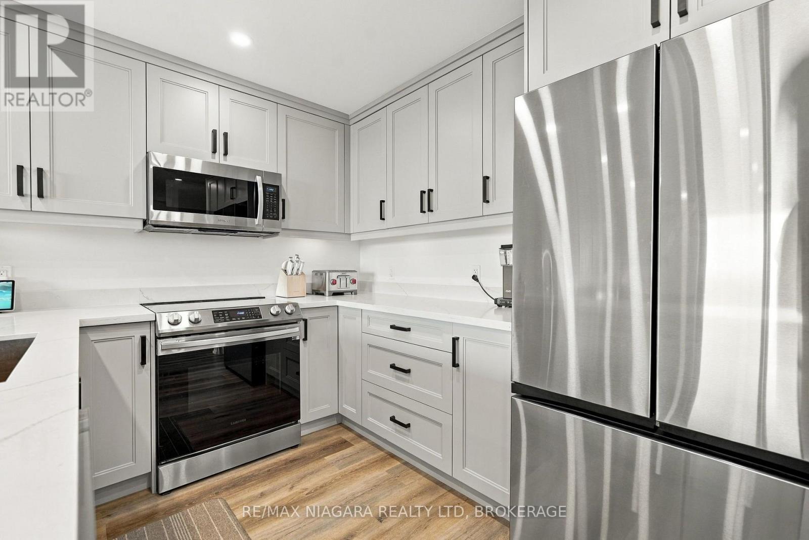 509b - 300b Fourth Avenue, St. Catharines, Ontario  L2R 6P9 - Photo 6 - X13826358
