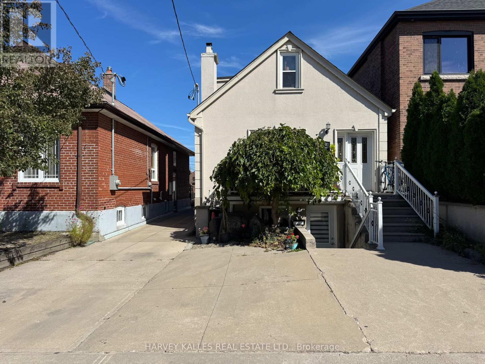 313 GLENHOLME AVENUE, Toronto, Ontario