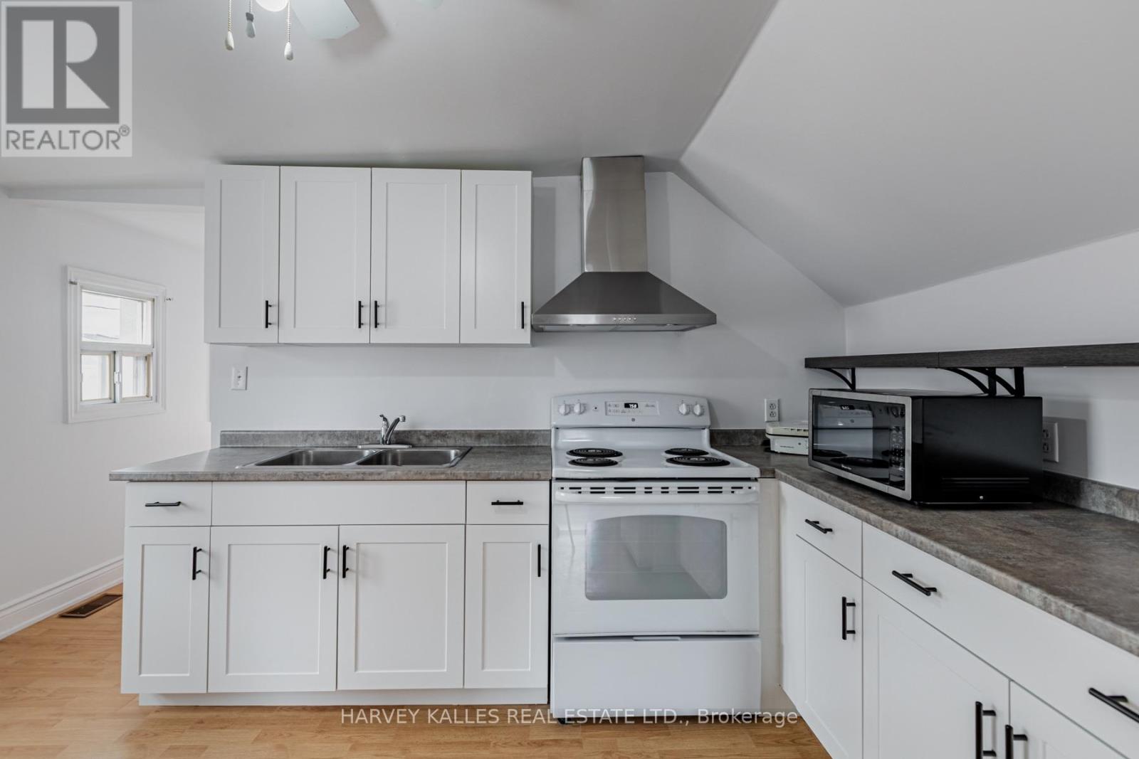 313 Glenholme Avenue, Toronto, Ontario  M6E 3E2 - Photo 22 - C13826346