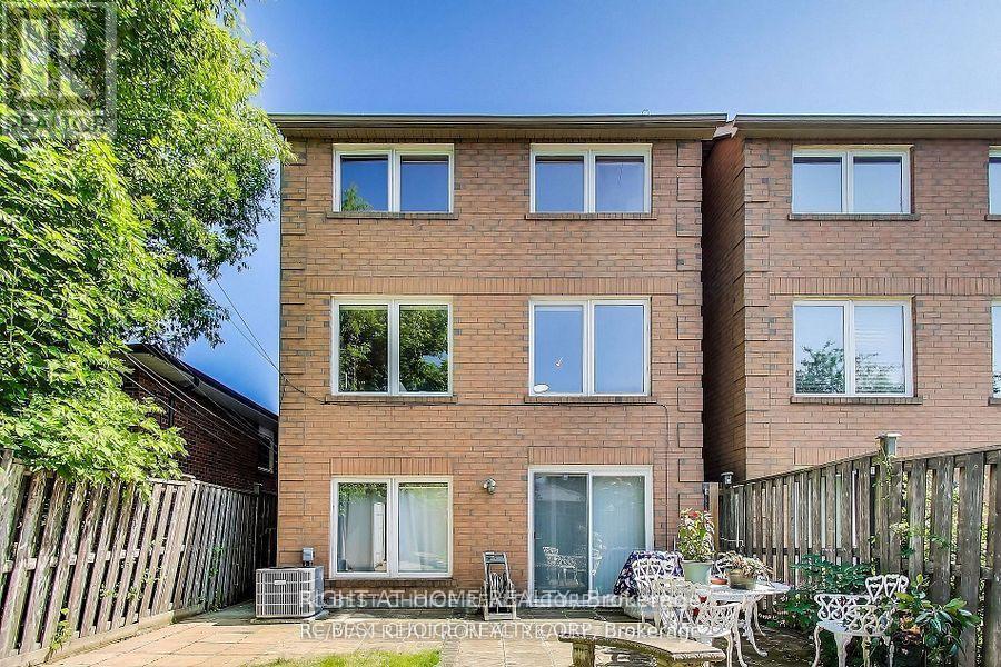 162b Finch Avenue East Finch Ave. E. Unit B Street, Toronto, Ontario  M2N 4R9 - Photo 3 - C13826374