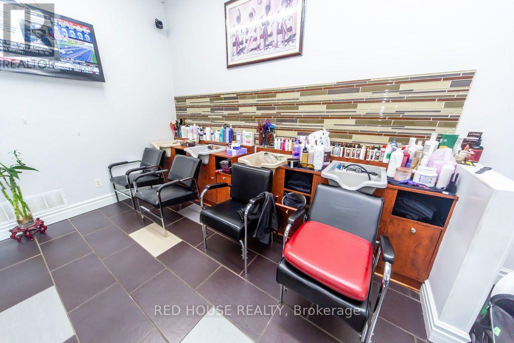 1533 O'connor Drive, Toronto, Ontario  M4B 2V7 - Photo 13 - E13826354