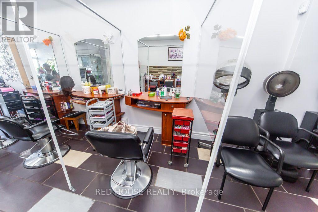 1533 O'connor Drive, Toronto, Ontario  M4B 2V7 - Photo 14 - E13826354