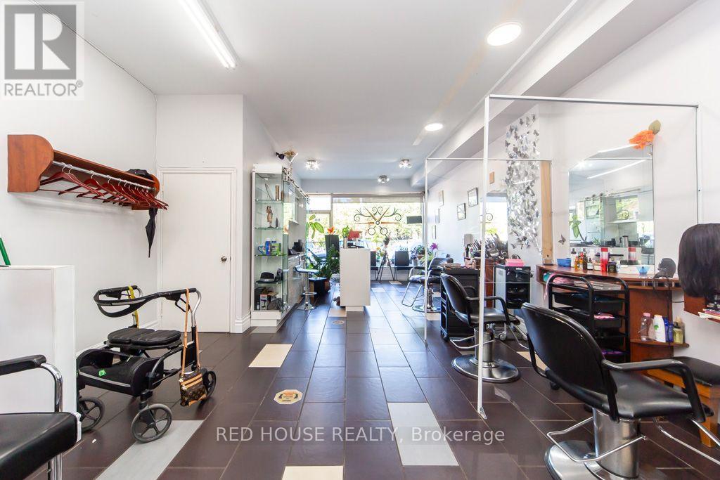 1533 O'connor Drive, Toronto, Ontario  M4B 2V7 - Photo 15 - E13826354