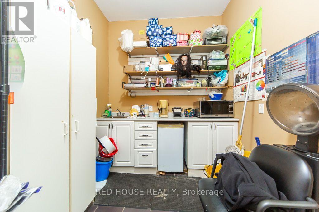 1533 O'connor Drive, Toronto, Ontario  M4B 2V7 - Photo 20 - E13826354