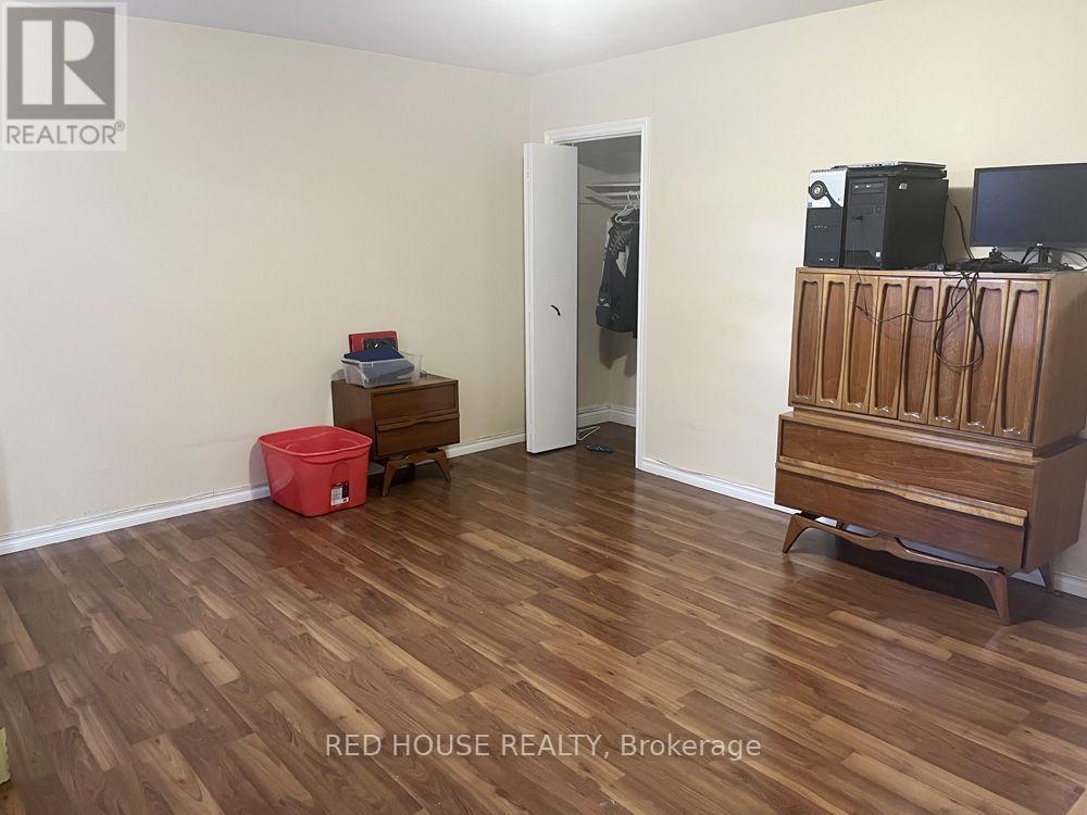 1533 O'connor Drive, Toronto, Ontario  M4B 2V7 - Photo 22 - E13826354