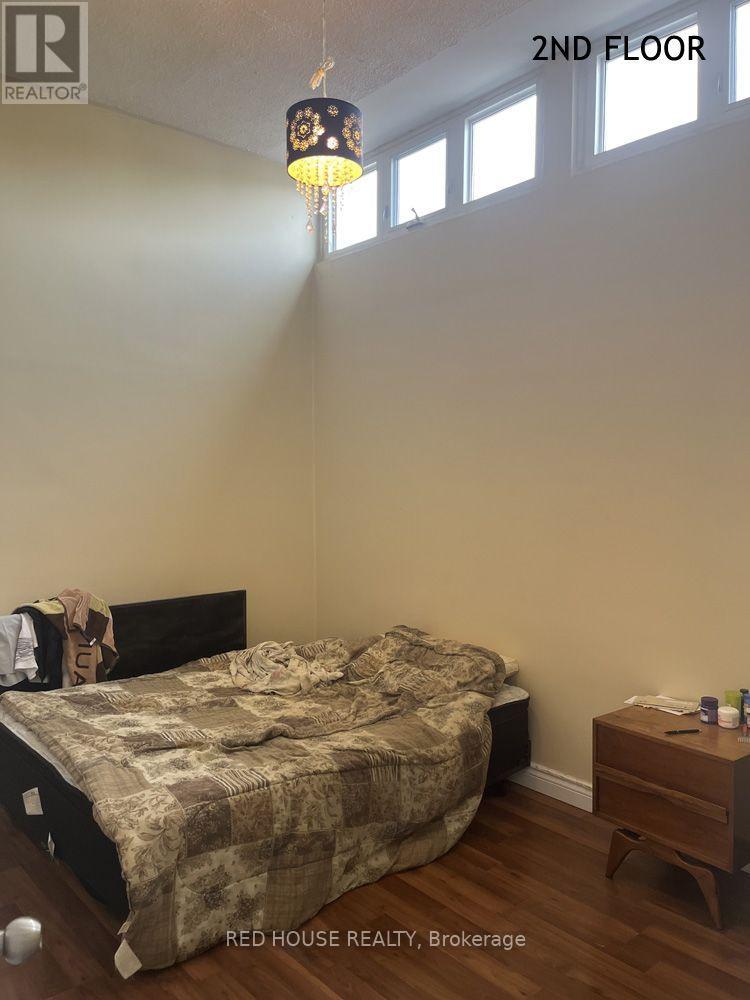 1533 O'connor Drive, Toronto, Ontario  M4B 2V7 - Photo 24 - E13826354
