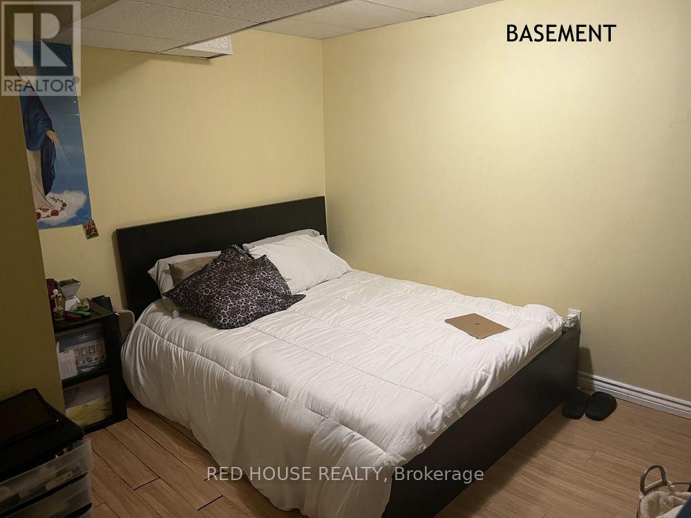 1533 O'connor Drive, Toronto, Ontario  M4B 2V7 - Photo 28 - E13826354