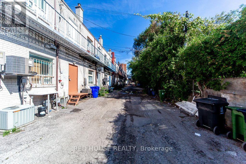 1533 O'connor Drive, Toronto, Ontario  M4B 2V7 - Photo 31 - E13826354