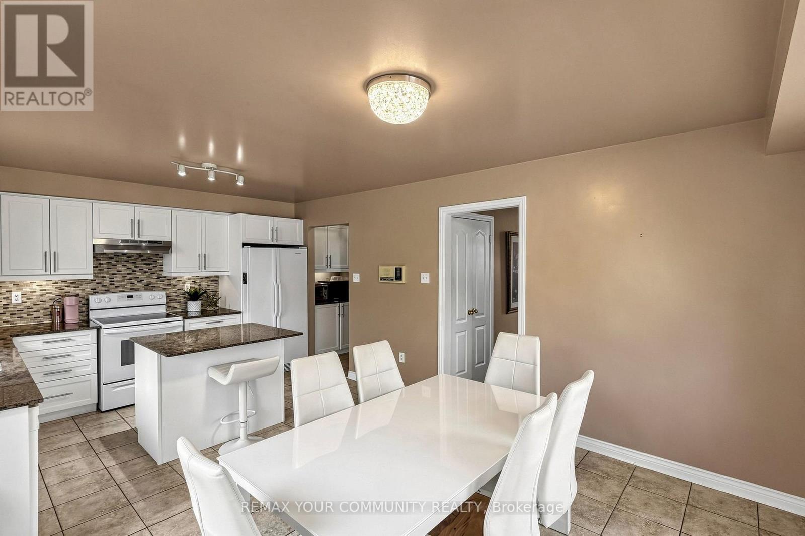 1 Edenbridge Drive, Vaughan, Ontario L4J 8C3 - Photo 22 - N13826368