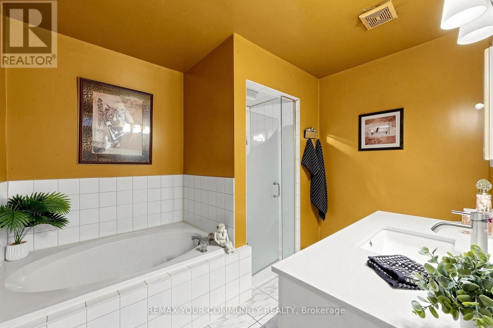1 Edenbridge Drive, Vaughan, Ontario L4J 8C3 - Photo 38 - N13826368