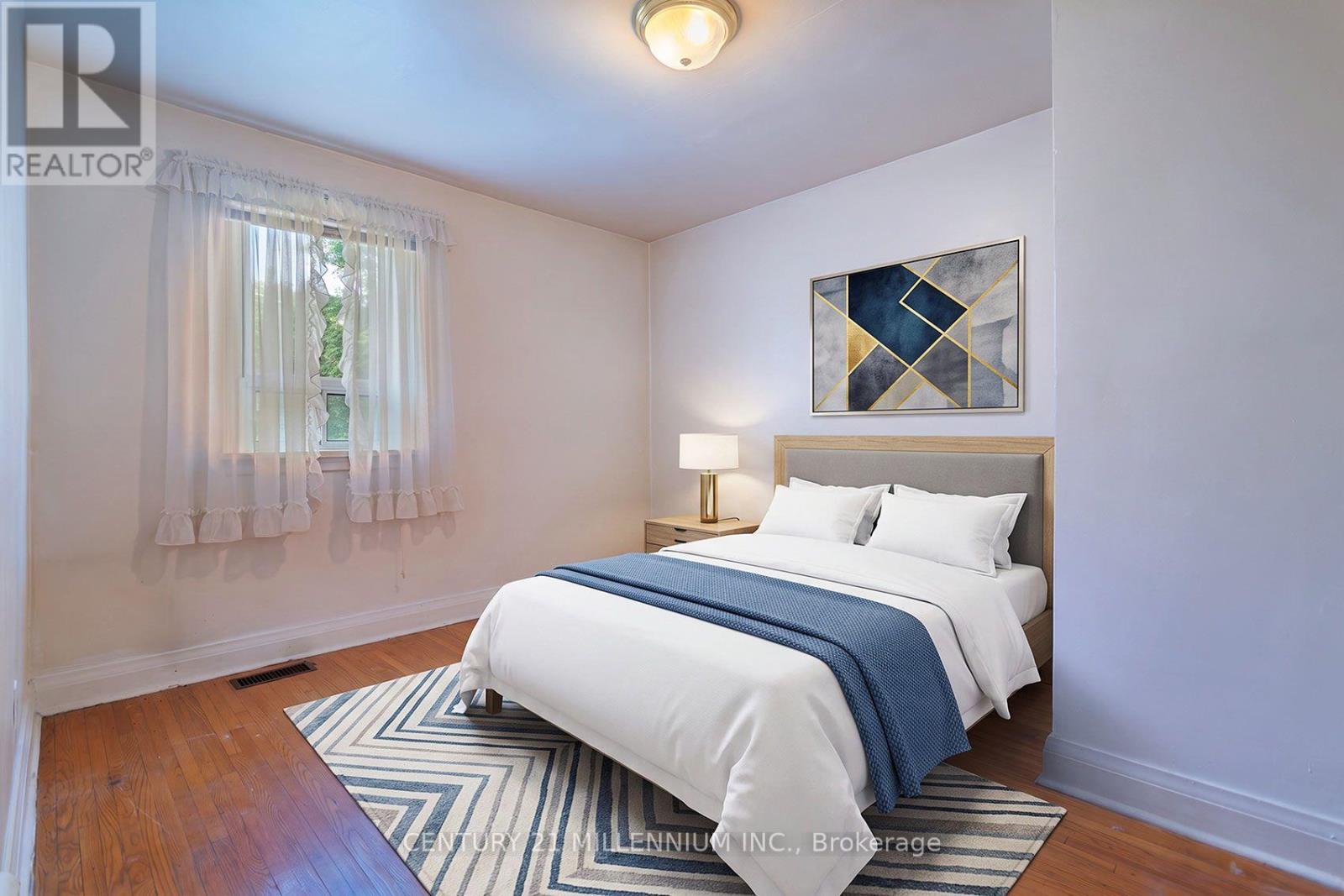 16 Rochdale Avenue, Toronto, Ontario  M6E 1X2 - Photo 13 - W13826378