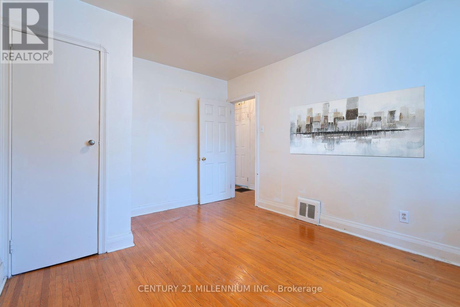 16 Rochdale Avenue, Toronto, Ontario  M6E 1X2 - Photo 14 - W13826378