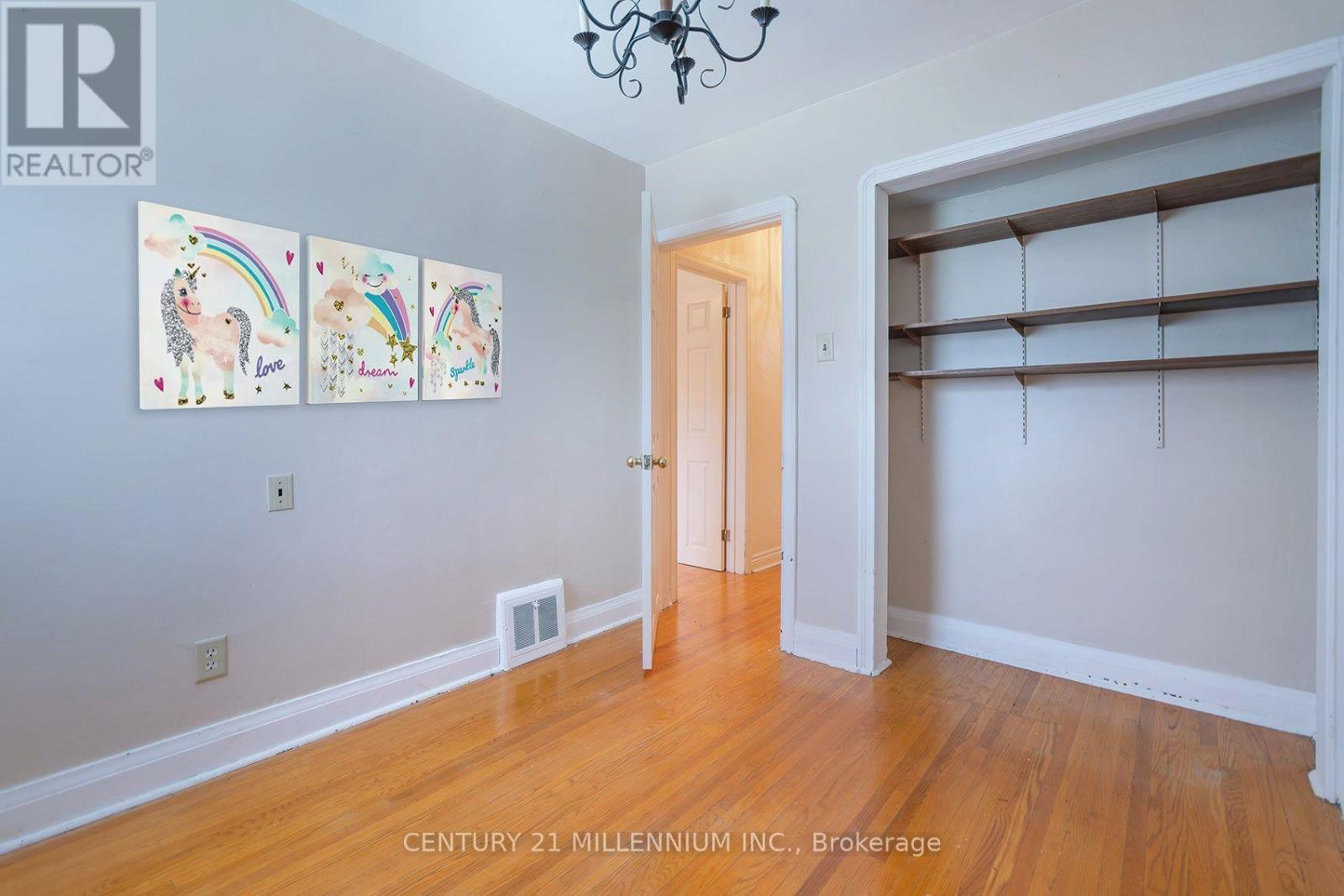 16 Rochdale Avenue, Toronto, Ontario  M6E 1X2 - Photo 16 - W13826378