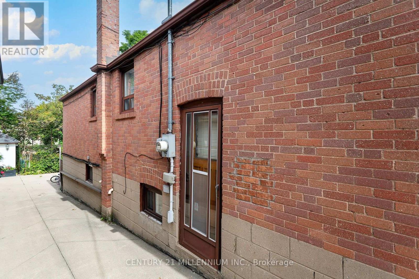 16 Rochdale Avenue, Toronto, Ontario  M6E 1X2 - Photo 21 - W13826378