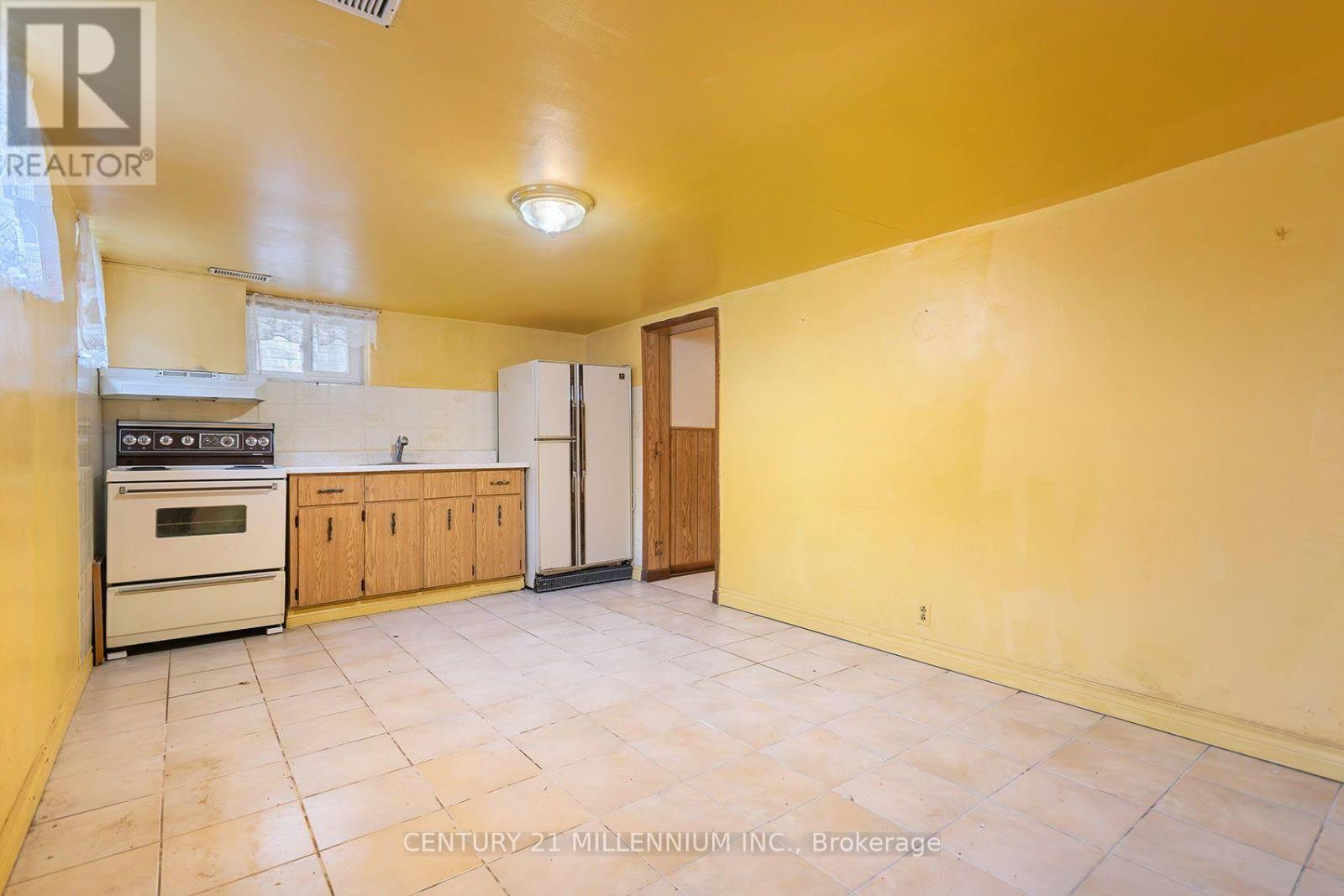 16 Rochdale Avenue, Toronto, Ontario  M6E 1X2 - Photo 26 - W13826378