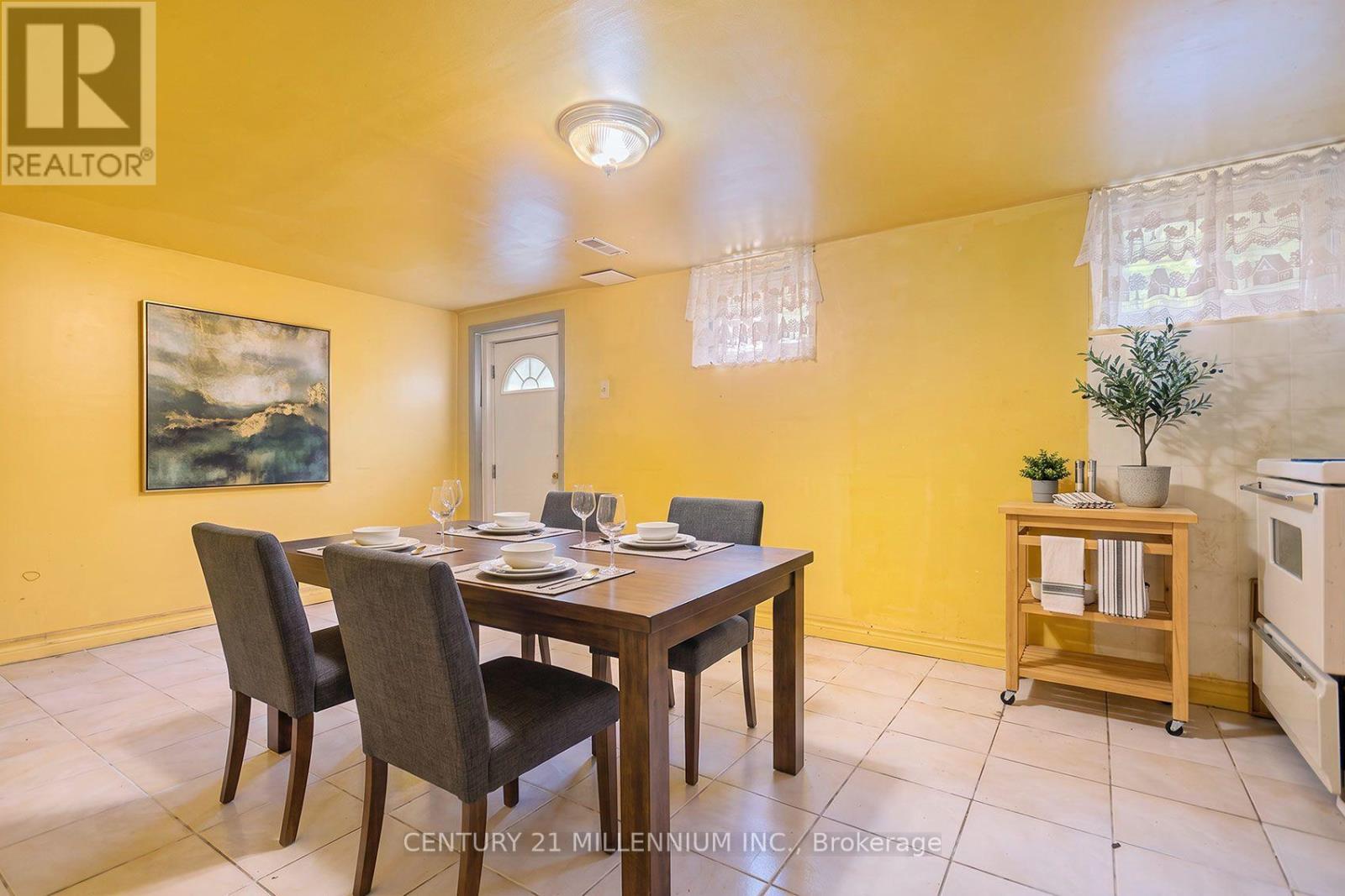 16 Rochdale Avenue, Toronto, Ontario  M6E 1X2 - Photo 29 - W13826378